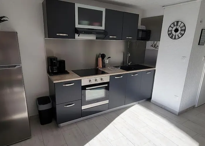 Nauticap, Joli T2 Renove, Piscine, Parking, 200m